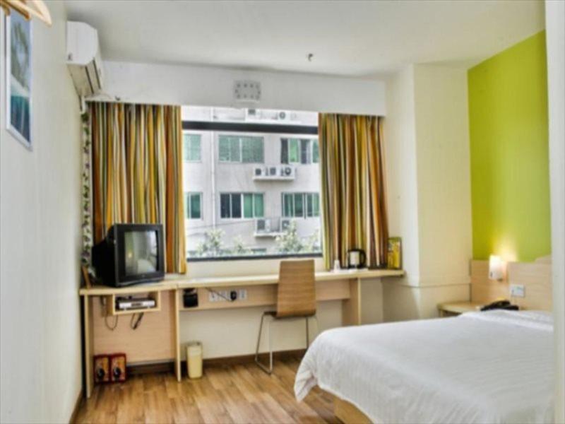 7Days Inn Shenzhen Long Hua Dış mekan fotoğraf